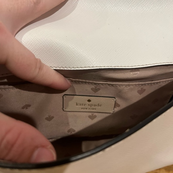 Kate spade ♠️ colorblock crossbody shoulder bag tan and white exterior EUC W/COA - Picture 8 of 11